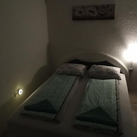Helly'S Apartman - Self Check-In - Jajce Cameră foto
