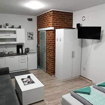 Helly'S Apartman - Self Check-In - Jajce Cameră foto